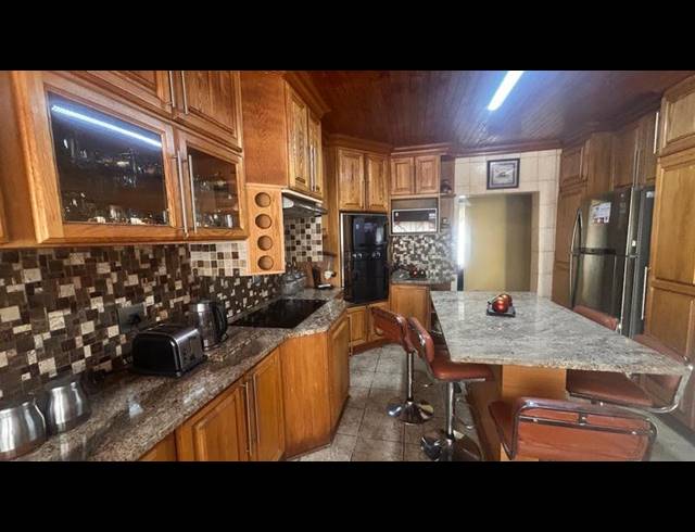 4 BEDROOM HOUSE FOR SALE IN MEYERVILLE